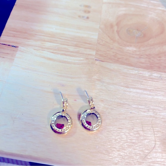 Gold post drop earrings - Picture 3 of 3